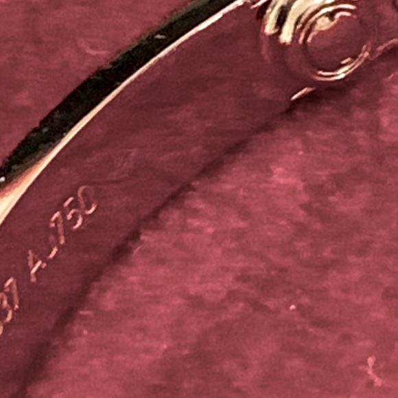 EUC Authentic 18k white gold Cartier Love Bracelet (New Screw locking system) - Picture 9 of 14